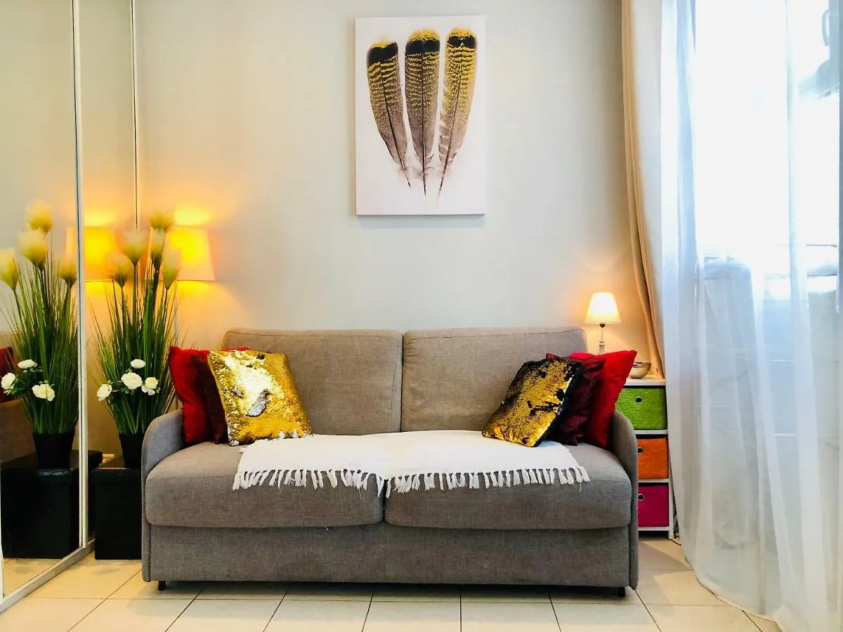 Studios Cenac Riviera Nice 0*,  France